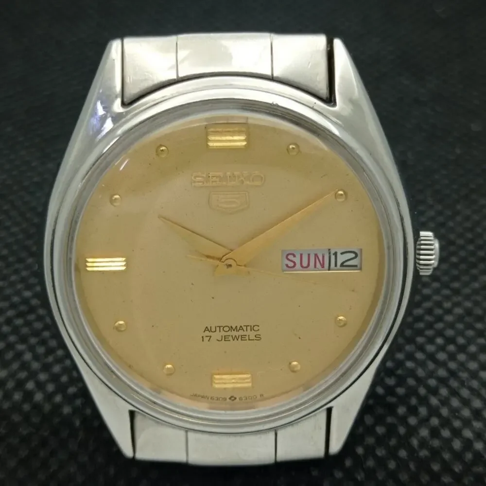 Vintage 1974 Seiko Automatic Mens Silver Watch W/daydate & Gold accents